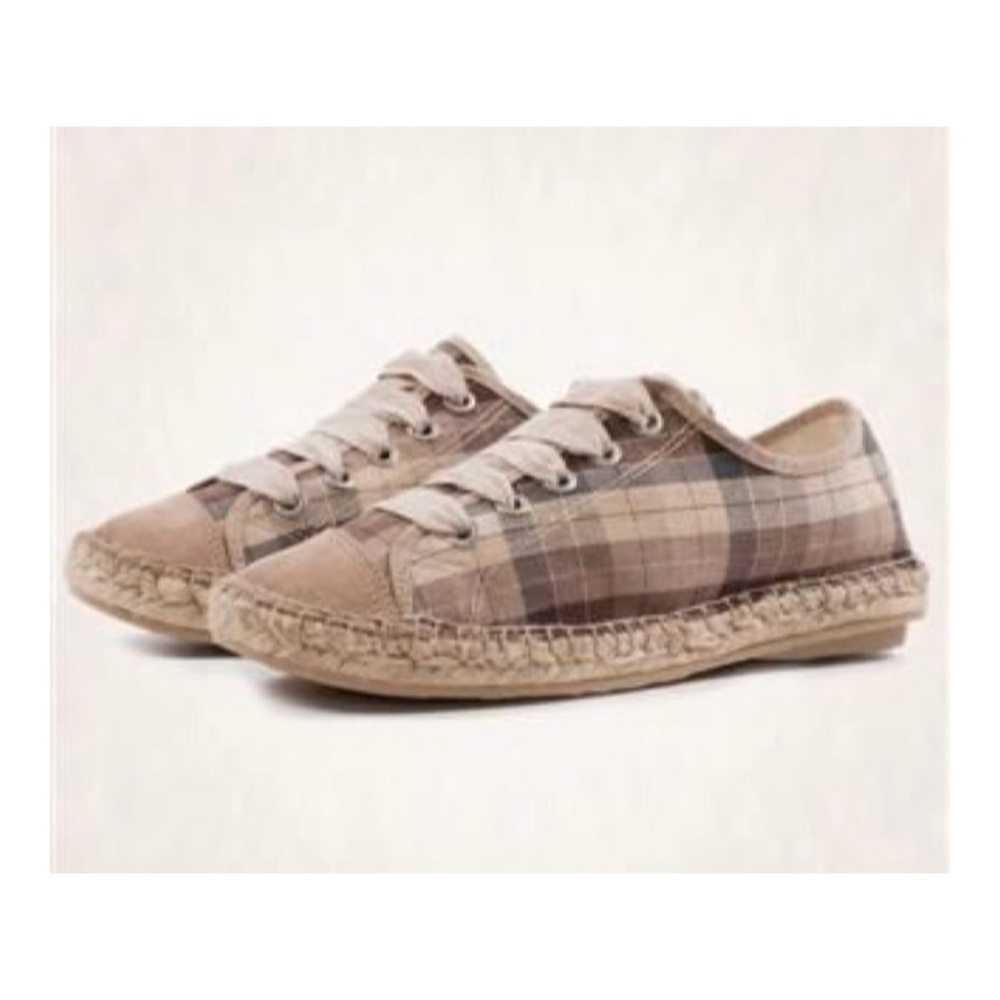 NWOB Lisa b. Plaid Espadrilles with suede toe.